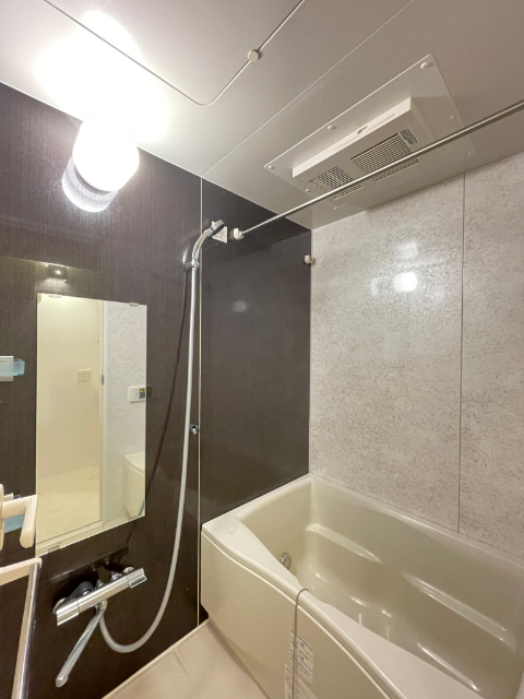 バス・シャワールーム　※別部屋参考写真