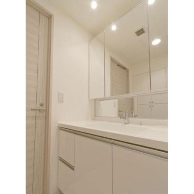 洗面設備　※写真は同タイプ住戸です。