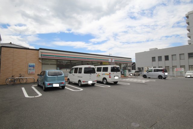 コンビニ　セブン－イレブン　広島井口明神店（コンビニ）まで827m