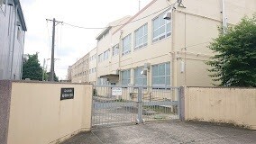 小学校　名古屋市立稲葉地小学校（小学校）まで208m