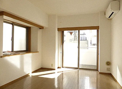 居室・リビング　※別部屋の参考写真です。