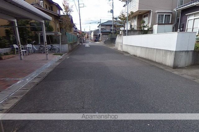 その他　全面道路（その他）まで0m