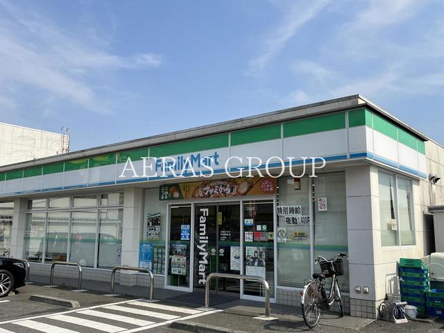 コンビニ　ファミリーマート 秀栄高専通り店（コンビニ）まで302m