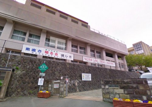 中学校　長崎市立緑が丘中学校（中学校）まで1029m