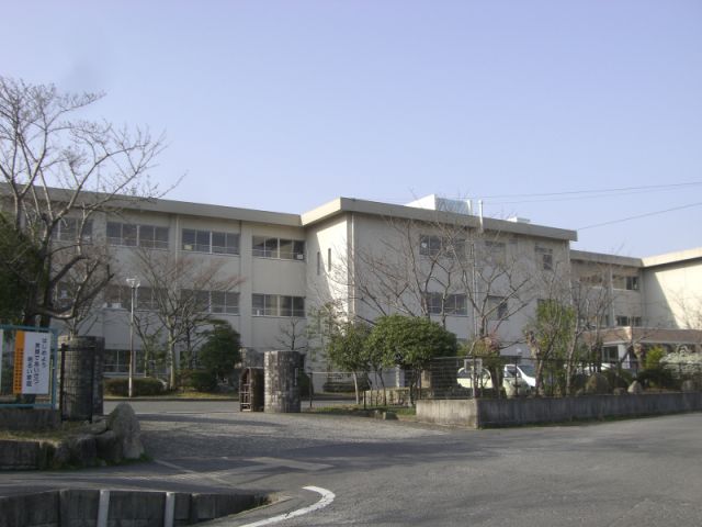 中学校　市立常磐中学校（中学校）まで1600m