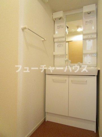 洗面設備　脱衣スペースもあります