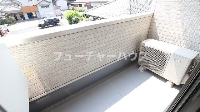 バルコニー　お洗濯にも便利なバルコニー付き