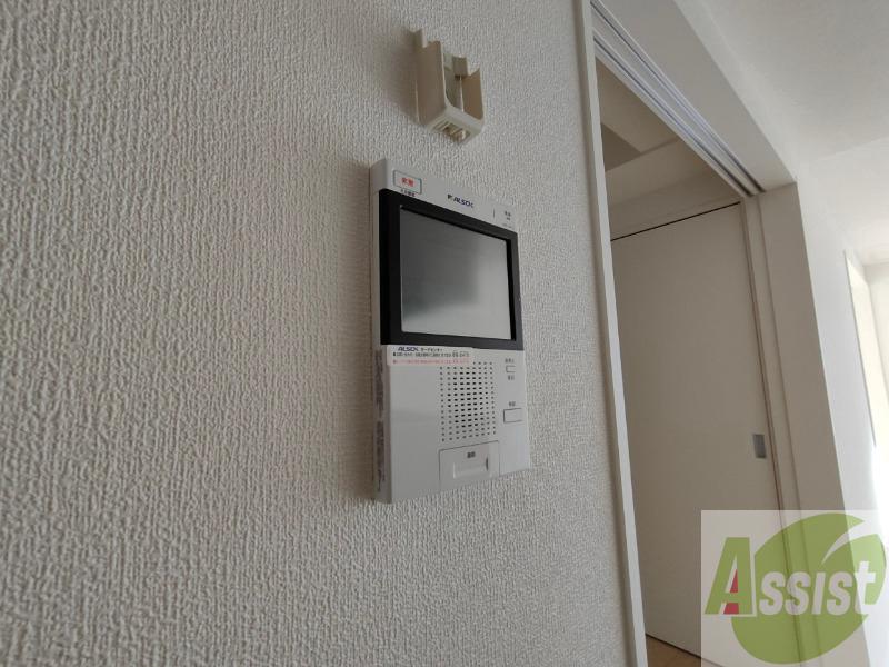 セキュリティ　ＴＶモニター付インターホンです。来客者の顔が見えるので安心！