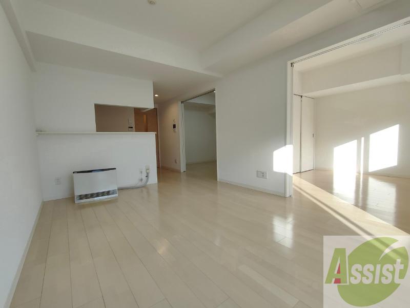 居室・リビング　明るいお部屋は気持ちよく過ごせそうですね。