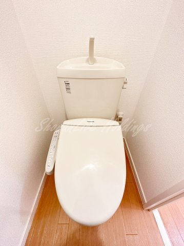 トイレ　ウォシュレット付き