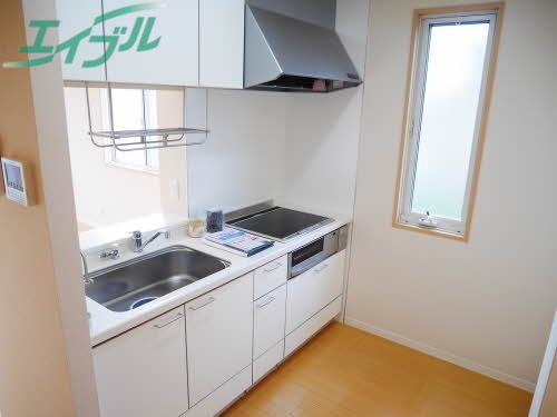 キッチン　同タイプ部屋写真です。