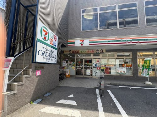 コンビニ　セブンイレブン川崎八丁畷駅前店（コンビニ）まで329m