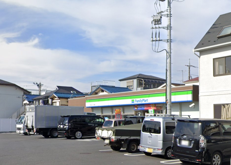 コンビニ　ファミリーマート 市川北インター東店（コンビニ）まで872m