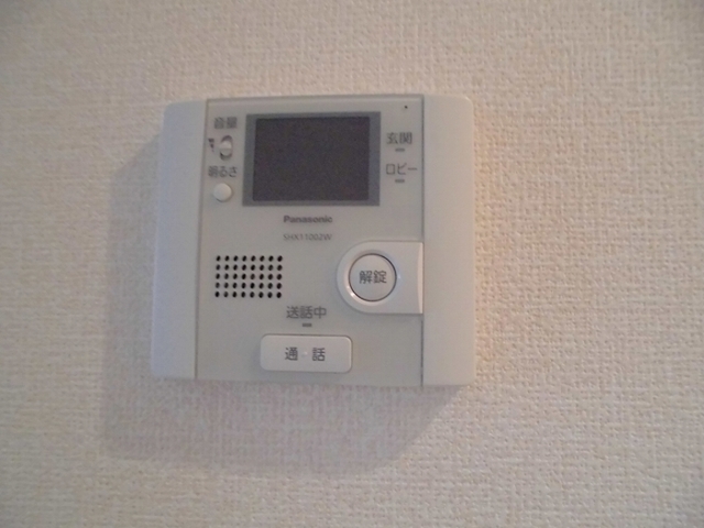 セキュリティ　モニター付インターホン完備