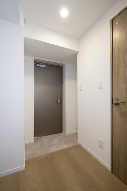 玄関　※写真は同タイプ住戸です。