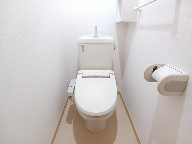 山陽電鉄本線 亀山駅 徒歩9分 2階建 築16年のトイレ写真