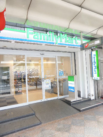 コンビニ　ファミリーマート 四条堺町店（コンビニ）まで880m