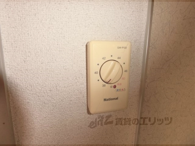 その他設備　給湯器リモコン