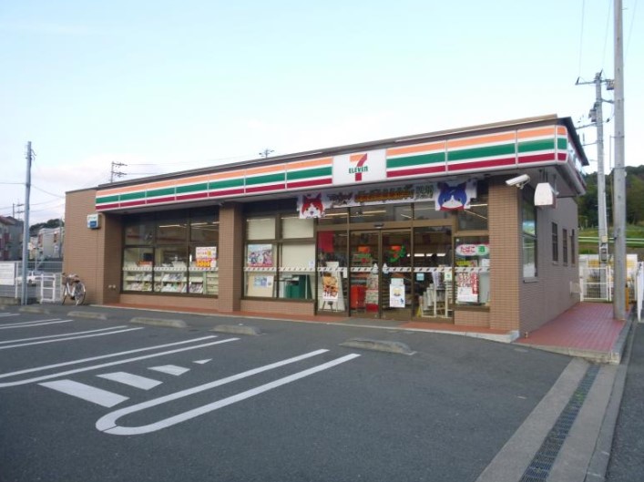 コンビニ　セブンイレブン 横浜明治学院大学正門前店（コンビニ）まで598m