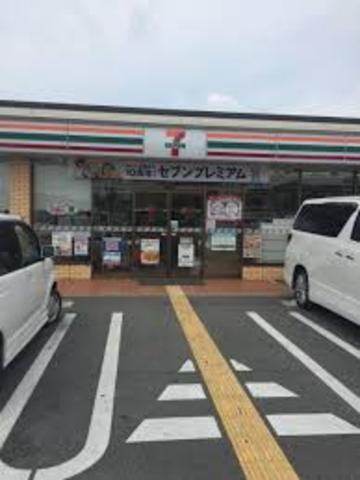 コンビニ　セブンイレブン　社梶原店（コンビニ）まで499m
