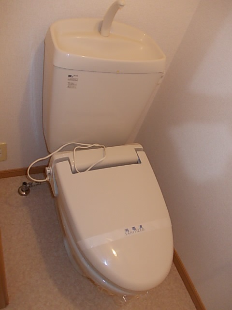 トイレ　嬉しい暖房便座付き◆