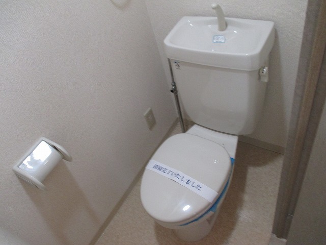 トイレ　清潔感のあるトイレです