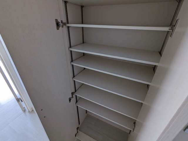収納　シューズボックス