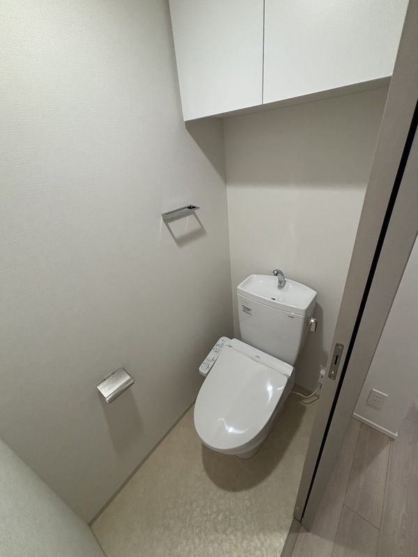トイレ　別タイプ部屋　参考写真です