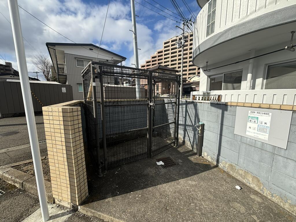 仙台市地下鉄南北線 長町駅 徒歩9分 4階建 築37年の外観写真