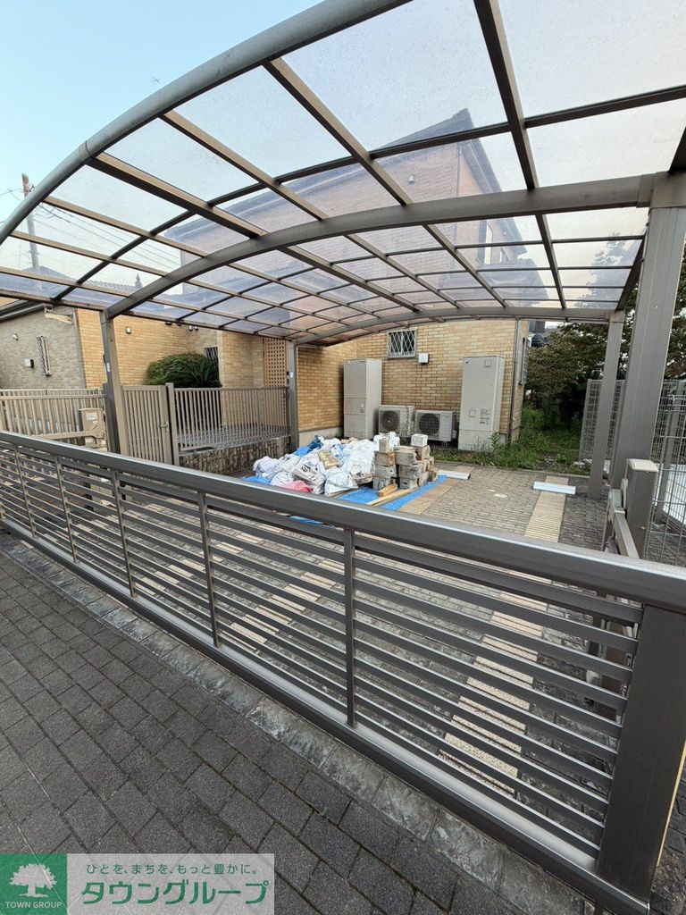 駐車場　庭
