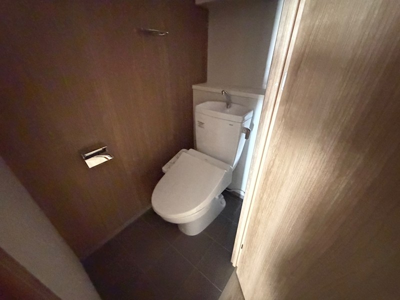 THE SENSE RESIDENCE 甲南山手のトイレ写真
