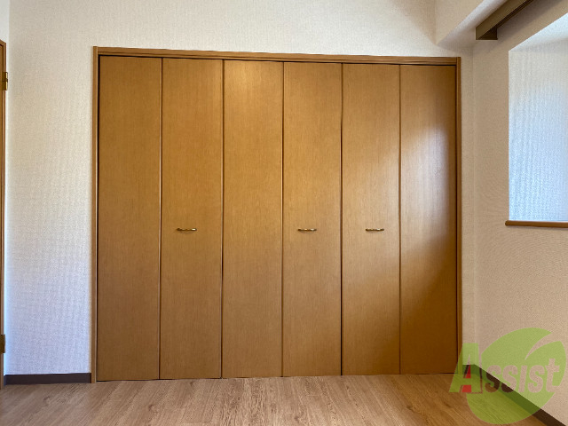 収納　収納がありました。お洋服や荷物はここへ。