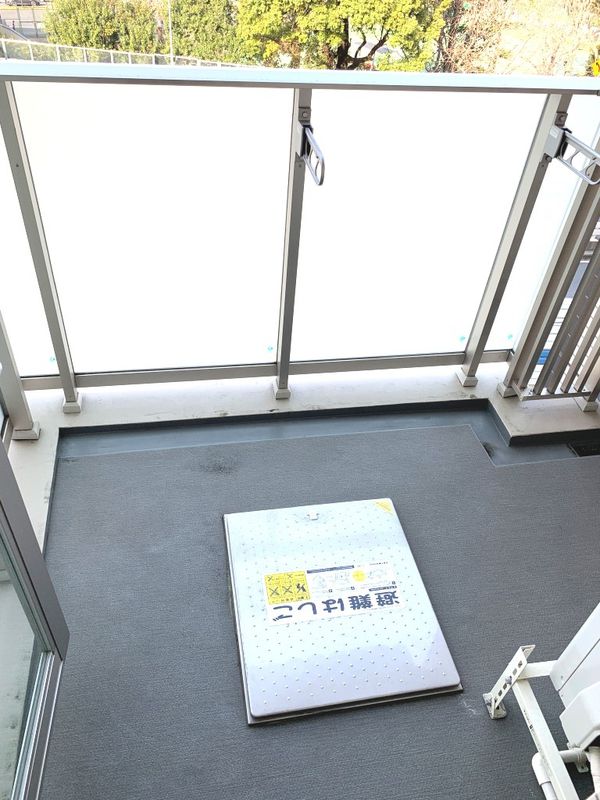 バルコニー　※反転タイプのお部屋の写真を使用しています。