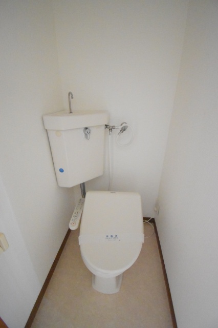 ＪＲ中央線 高円寺駅 徒歩12分 2階建 築49年のトイレ写真