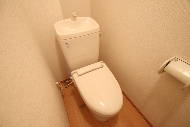 トイレ　※別室の参考写真の為、現況優先です。