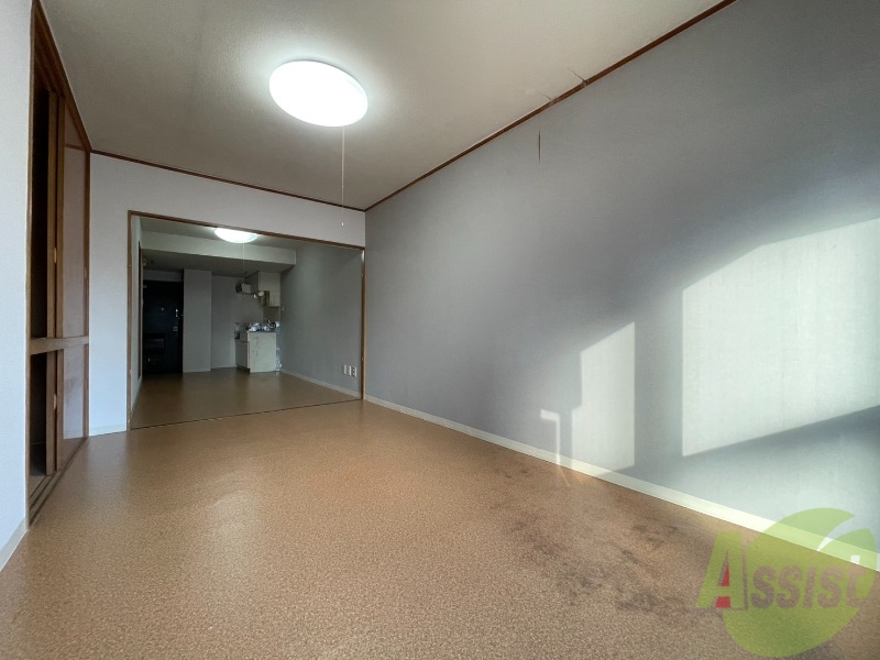 その他部屋・スペース　こちらのお部屋は光が差し込む、温かみのあるお部屋です。