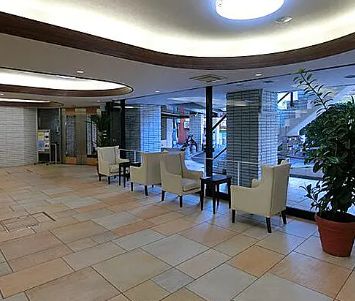 東京メトロ千代田線 赤坂駅 徒歩10分 9階建 築43年の外観写真