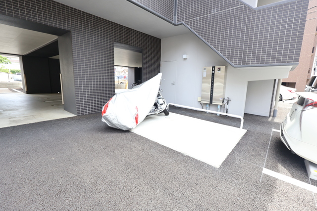 駐車場　バイク置き場有