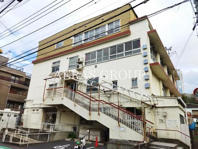 役所　渋谷区役所本町出張所（役所）まで454m