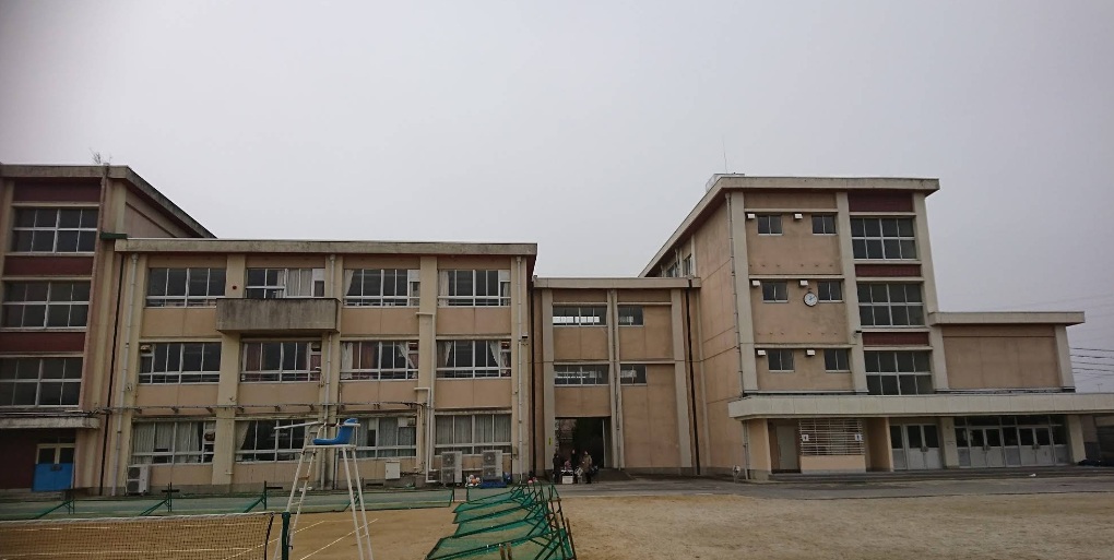 中学校　岐阜市立本荘中学校（中学校）まで1994m