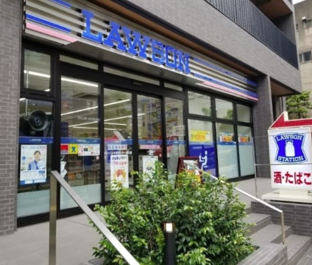 コンビニ　ローソン文京サッカー通り店（コンビニ）まで24m