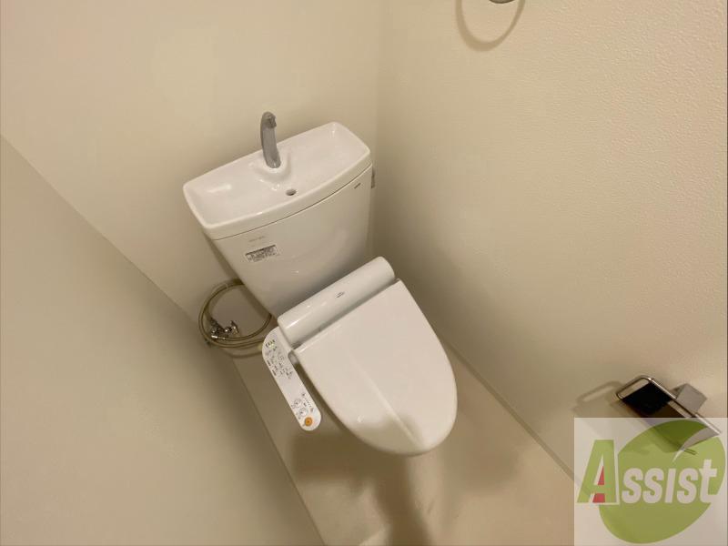 トイレ　こちらはトイレです。清潔感があり、安心して使用できます。
