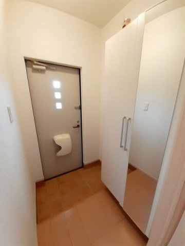 レジデンス別所の玄関写真