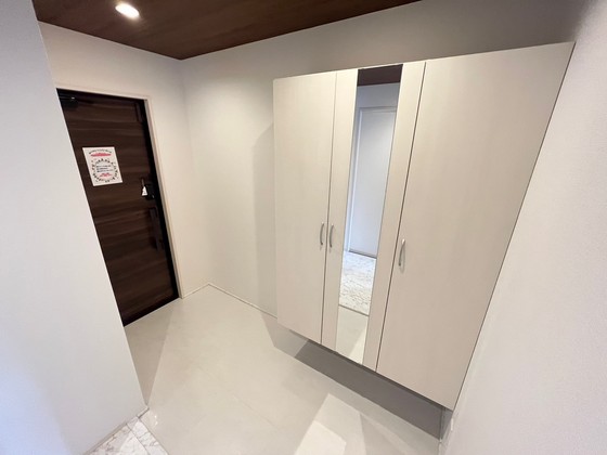 玄関　※別部屋の写真です