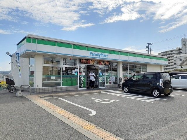 コンビニ　ファミリーマート羽曳野誉田店様（コンビニ）まで867m