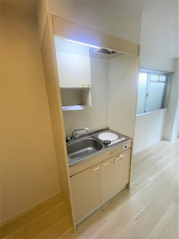 キッチン　退去予定のため別部屋写真使用