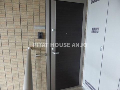 玄関　同物件別部屋