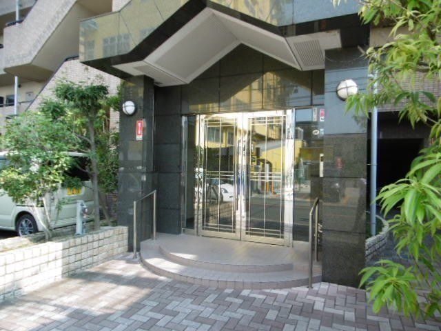 エントランス　正面玄関です。