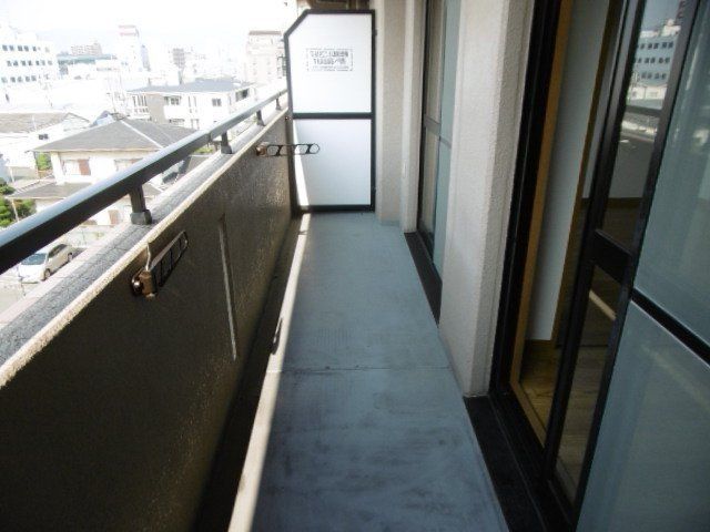 バルコニー　広めで南向きのバルコニーです。