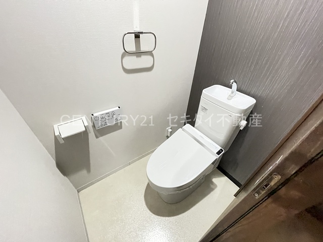 トイレ　温水洗浄便座